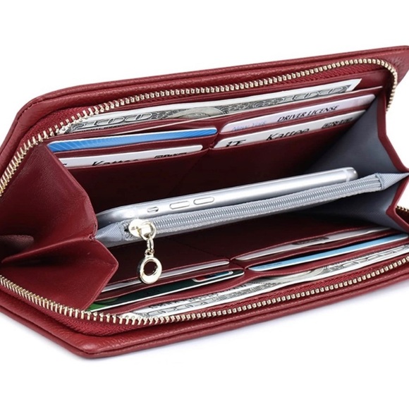 Kattee Wristlet, wallet, phone carrier in red pebble leather with embossed flwr - Picture 14 of 14